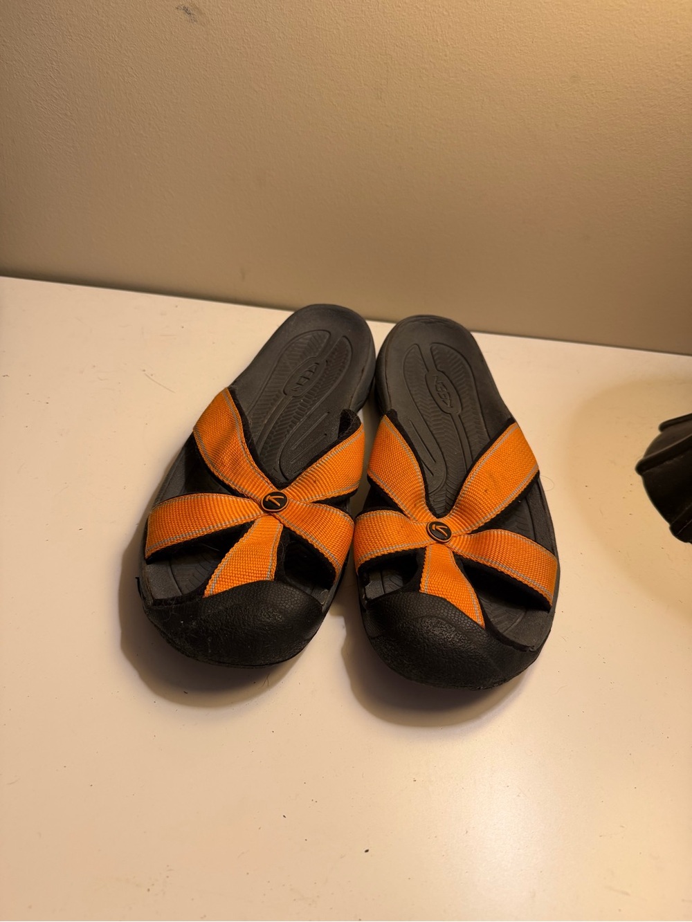Keen Women's Black and Orange Slide Sandals size 11